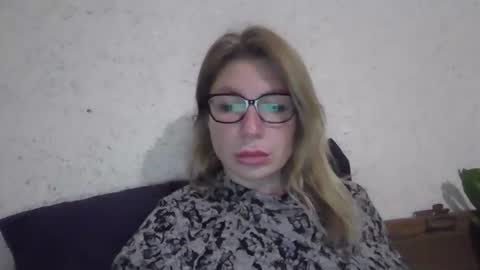 fox_red_lady7 online show from 19, 12, 2024