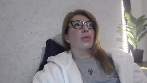 fox_red_lady7 online show from 11, 3, 2025