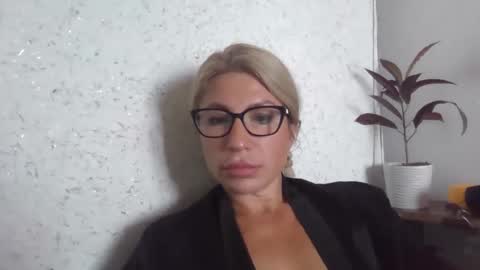 fox_red_lady7 online show from 11, 9, 2025