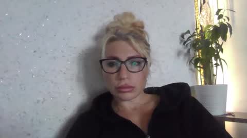 fox_red_lady7 online show from 20, 10, 2025