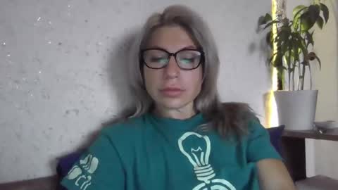 fox_red_lady7 online show from 15, 11, 2025