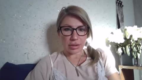 fox_red_lady7 online show from 3, 2, 2026