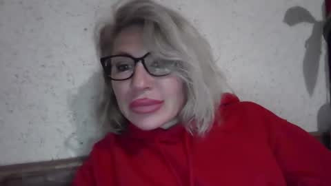 fox_red_lady7 online show from 17, 4, 2026