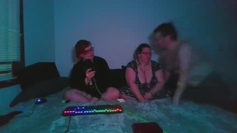Snapshot of foxanhound chatting on 8, 6, 2026 Fox and hound online show from 8, 6, 2026