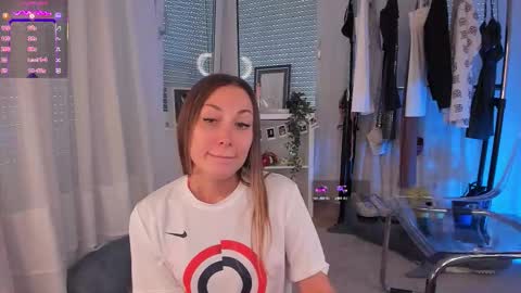 Snapshot of foxe_sailey chatting on 23, 9, 2025 Fox love you online show from 23, 9, 2025