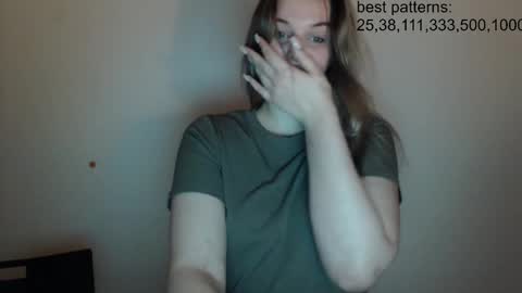 Snapshot of foxfrromearth chatting on 7, 2, 2025 i am your baby Alien online show from 7, 2, 2025