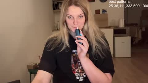 Snapshot of foxfrromearth chatting on 15, 2, 2025 i am your baby Alien online show from 15, 2, 2025