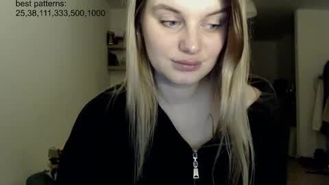 Snapshot of foxfrromearth chatting on 19, 2, 2025 i am your baby Alien online show from 19, 2, 2025