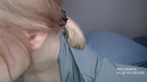 Snapshot of foxfrromearth chatting on 4, 10, 2025 i am your baby Alien online show from 4, 10, 2025