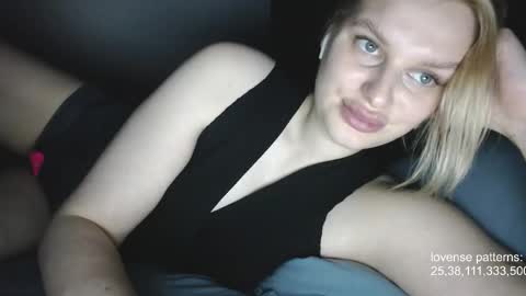 Snapshot of foxfrromearth chatting on 4, 11, 2025 i am your baby Alien online show from 4, 11, 2025