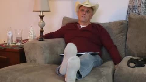 Snapshot of foxhunt99 chatting on 20, 12, 2024 Hunter online show from 20, 12, 2024