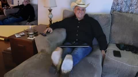 Snapshot of foxhunt99 chatting on 27, 2, 2025 Hunter online show from 27, 2, 2025