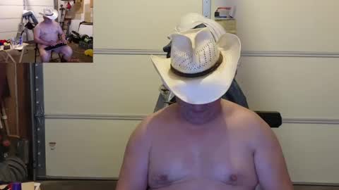 Snapshot of foxhunt99 chatting on 2, 3, 2025 Hunter online show from 2, 3, 2025