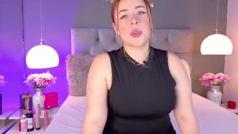 Snapshot of foxienova chatting on 6, 7, 2026 Foxie online show from 6, 7, 2026