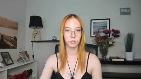 Snapshot of foxsonya chatting on 15, 6, 2026 Sonya online show from 15, 6, 2026