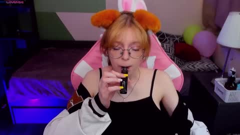 Snapshot of foxxxypolly chatting on 7, 6, 2026 Polly online show from 7, 6, 2026