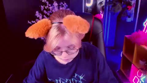 Snapshot of foxxxypolly chatting on 11, 6, 2026 Polly online show from 11, 6, 2026