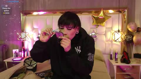 Foxxy  online show from 11, 11, 2025