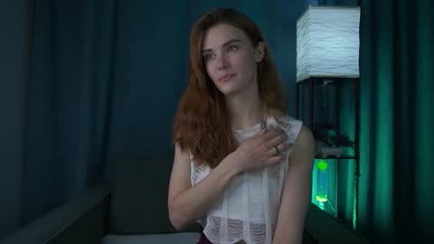 Snapshot of foxy_cute4you chatting on 19, 11, 2025 Eva online show from 19, 11, 2025