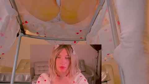 Snapshot of foxy_jpg chatting on 10, 2, 2025 Sue online show from 10, 2, 2025