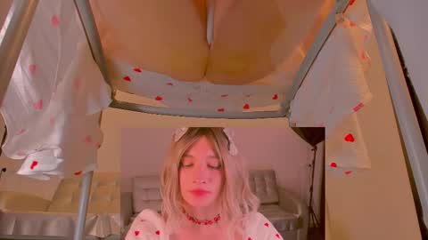 Snapshot of foxy_jpg chatting on 11, 2, 2025 Sue online show from 11, 2, 2025