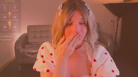 Snapshot of foxy_jpg chatting on 11, 2, 2025 Sue online show from 11, 2, 2025