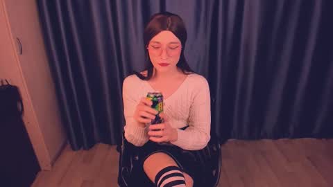 Snapshot of foxy_jpg chatting on 2, 10, 2025 Sue online show from 2, 10, 2025