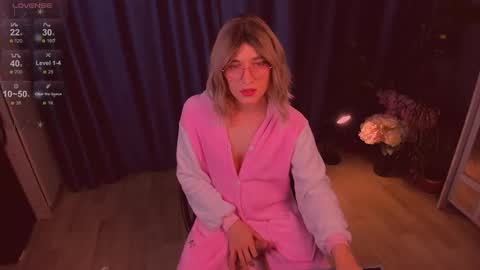 Snapshot of foxy_jpg chatting on 14, 10, 2025 Sue online show from 14, 10, 2025