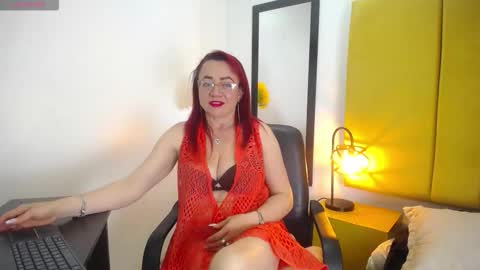 Foxy miilf online show from 23, 9, 2025