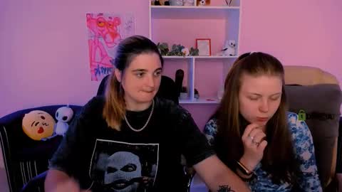 Snapshot of foxy_tease_ chatting on 19, 9, 2025 foxy_tease_ online show from 19, 9, 2025