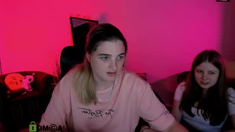 Snapshot of foxy_tease_ chatting on 12, 10, 2025 foxy_tease_ online show from 12, 10, 2025