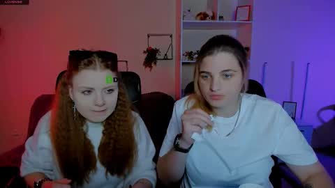 Snapshot of foxy_tease_ chatting on 15, 10, 2025 foxy_tease_ online show from 15, 10, 2025