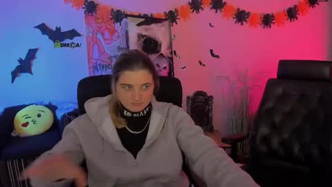 Snapshot of foxy_tease_ chatting on 1, 11, 2025 foxy_tease_ online show from 1, 11, 2025