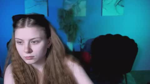 Snapshot of foxy_tease_ chatting on 13, 11, 2025 foxy_tease_ online show from 13, 11, 2025