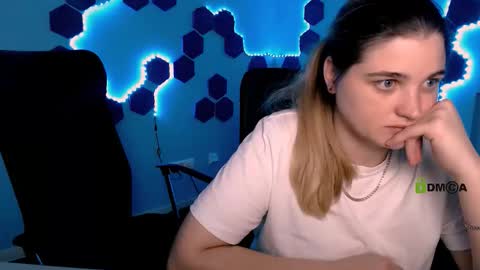 Snapshot of foxy_tease_ chatting on 28, 11, 2025 foxy_tease_ online show from 28, 11, 2025