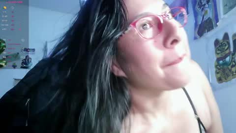 Snapshot of foxymalish chatting on 14, 5, 2026 Malishka online show from 14, 5, 2026