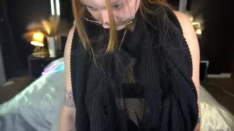 Maya online show from 12, 11, 2025