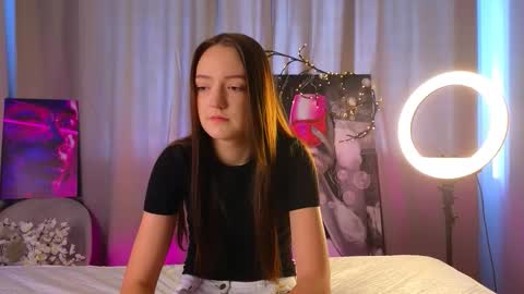 Snapshot of francessmason chatting on 21, 2, 2026 Marybrown eye Katy gray eye online show from 21, 2, 2026