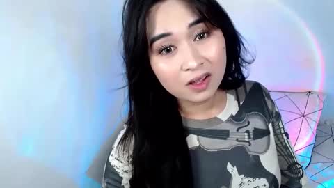 LOVE online show from 5, 1, 2025