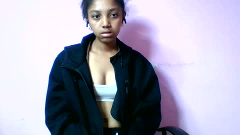 Snapshot of francia333068 chatting on 15, 6, 2026 francia333068 online show from 15, 6, 2026