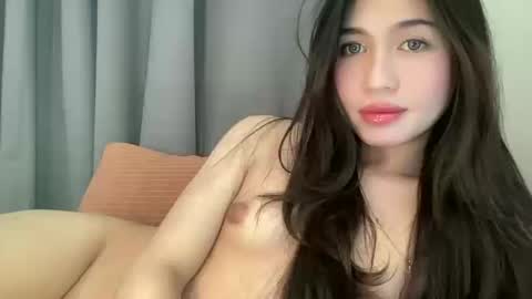 Snapshot of francine_moore chatting on 8, 10, 2025 Francine online show from 8, 10, 2025