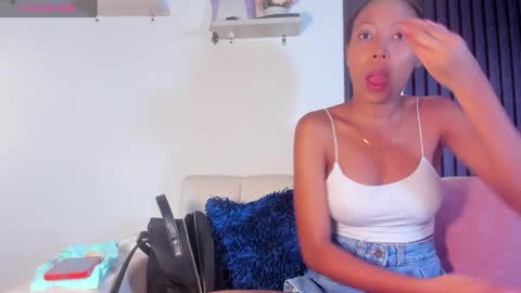 Snapshot of francis_leams chatting on 5, 10, 2025 Laura online show from 5, 10, 2025