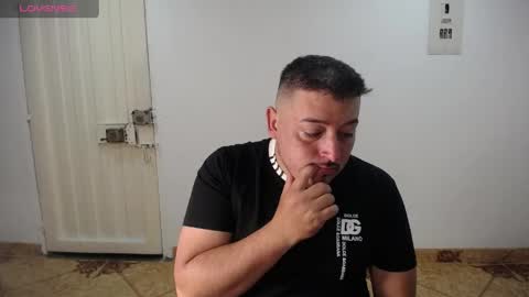 Snapshot of francoisroy chatting on 8, 6, 2026 Juan online show from 8, 6, 2026