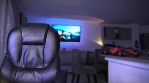 Frank Farrell. Hey remember to give me a thumbs up Ty online show from 16, 9, 2025