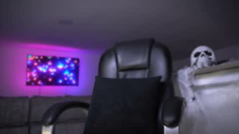 Frank Farrell. Hey remember to give me a thumbs up Ty online show from 24, 10, 2025