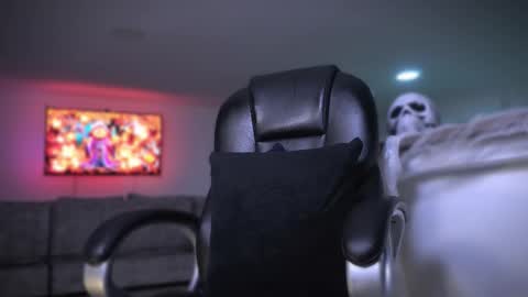 Frank Farrell. Hey remember to give me a thumbs up Ty online show from 30, 10, 2025