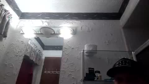 Snapshot of frankieblueeyes4u chatting on 6, 4, 2026 Famous Blue Eyes online show from 6, 4, 2026