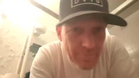 Snapshot of frankieblueeyes4u chatting on 6, 4, 2026 Famous Blue Eyes online show from 6, 4, 2026