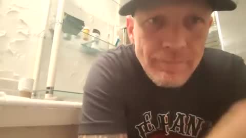 Snapshot of frankieblueeyes4u chatting on 8, 4, 2026 Famous Blue Eyes online show from 8, 4, 2026