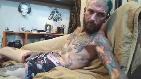 Frankie DRay   LikeFollowShareBuild online show from 19, 6, 2026